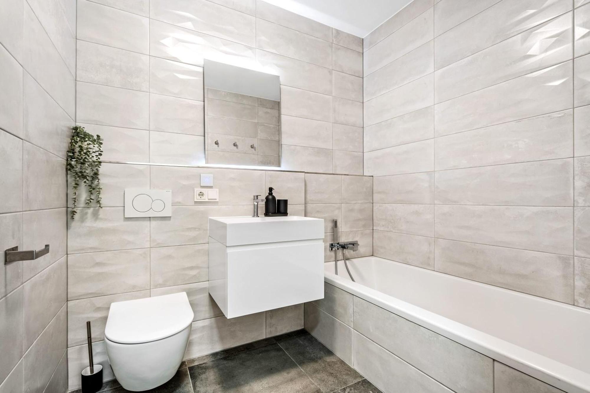 Modern 2br With Pool & City Views Apartment